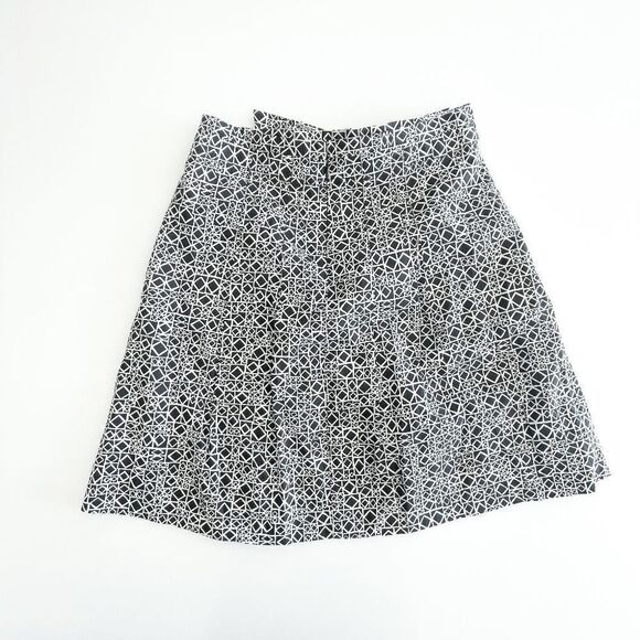 BCBGMAXAZRIA Women's Knee Length Skirt Abstract Black White Size 6 - Picture 2 of 8